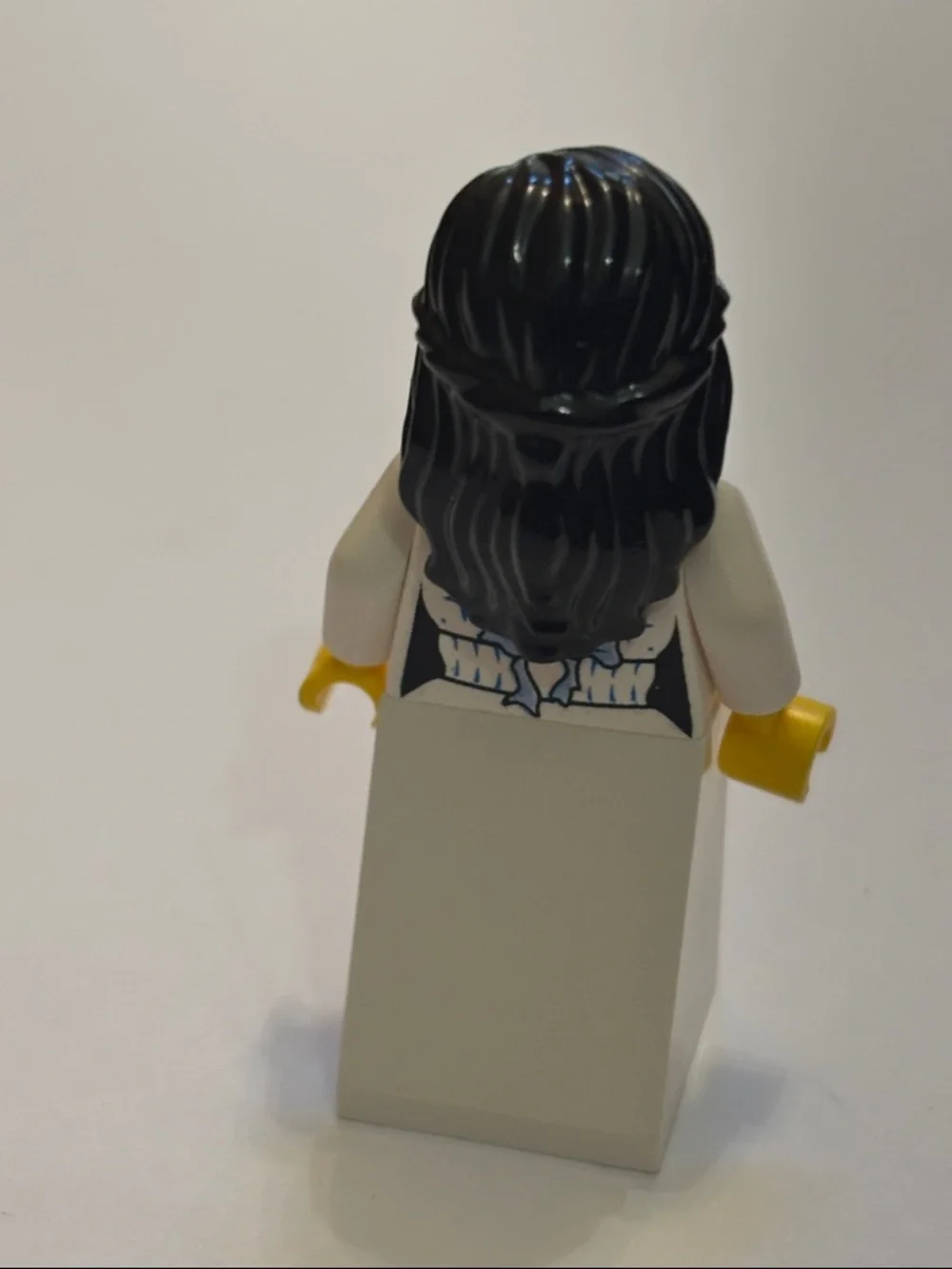 Lego Female Minifigure in White and Light Blue Dress with Black Hair - Picture 3 of 7